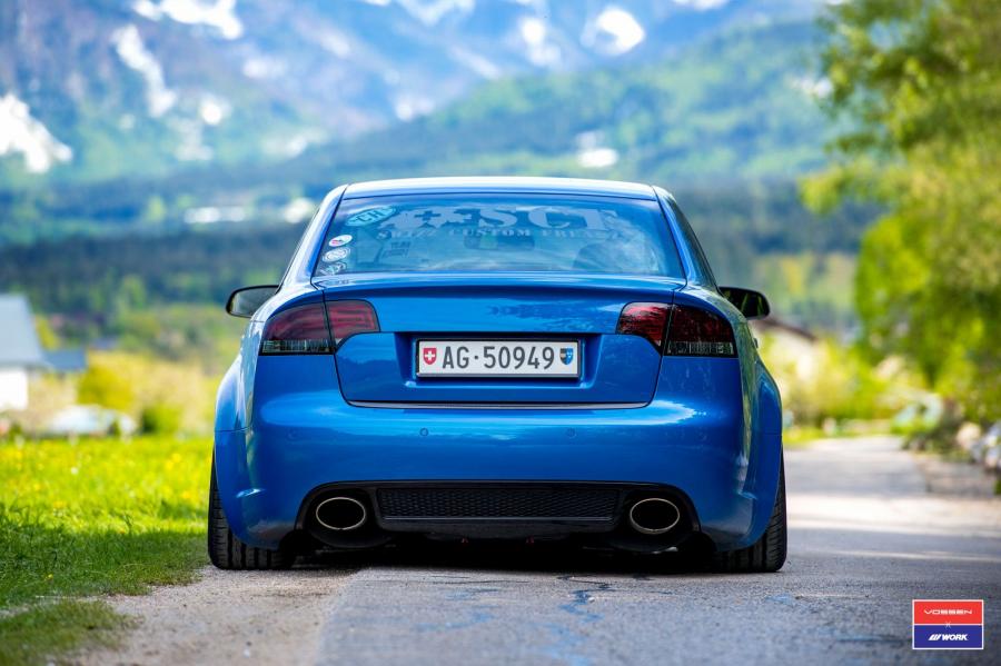  Audi RS4 Sedan on Vossen Wheels (VWS-1) 2016 года  (фото 2 из 24)